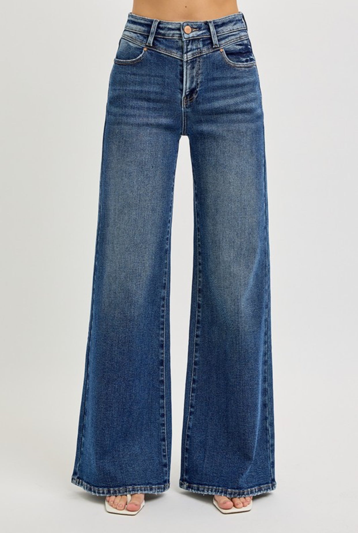 Risen Front V Dark Wash Jean